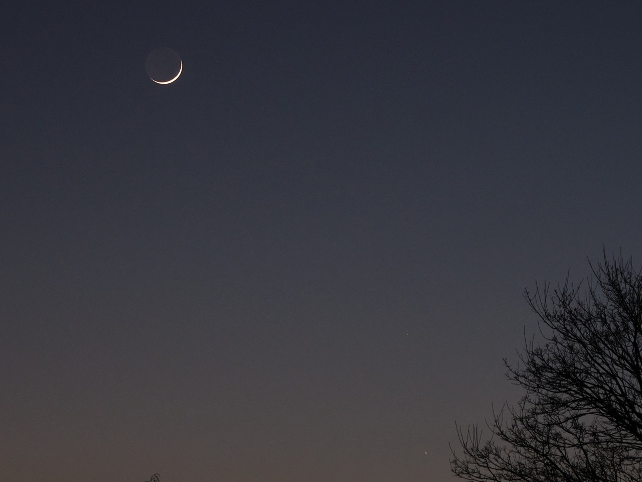 Moon andMercury in twilight sky